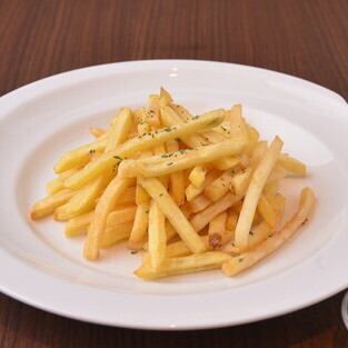 フライドポテト 三種のソース添え