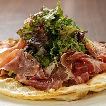 パルマ産生ハムのサラダ仕立て