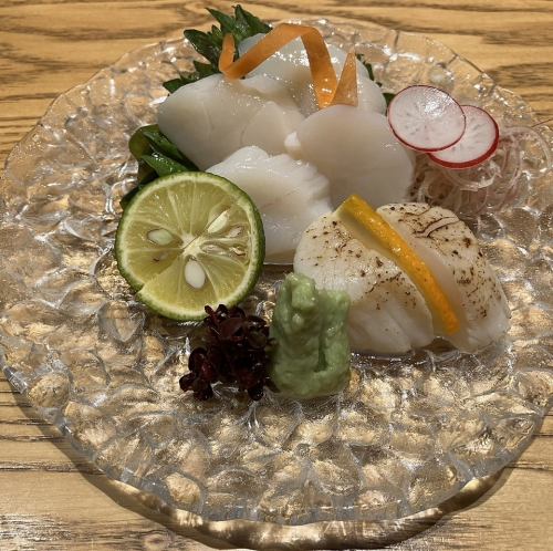 Hokkaido raw scallop sashimi