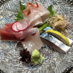 Assortment of three kinds of sashimi