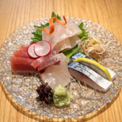 Assortment of three kinds of sashimi
