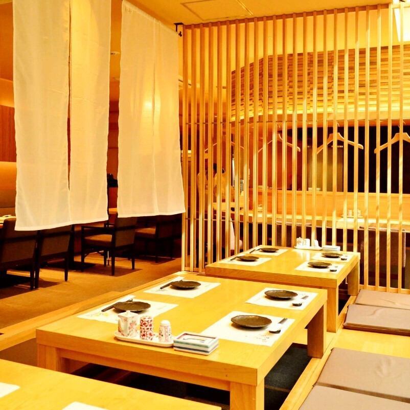 We offer relaxing seats with a Japanese feel.