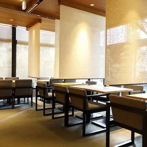 我们提供具有日式风格的舒适座椅。