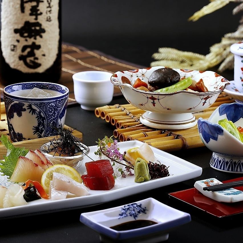 我们精心准备了一份套餐菜单,让您能够尽情享用我们引以为傲的菜肴。