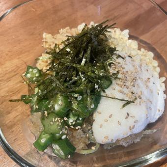 ひんやりねばりの極み抹茶蕎麦
