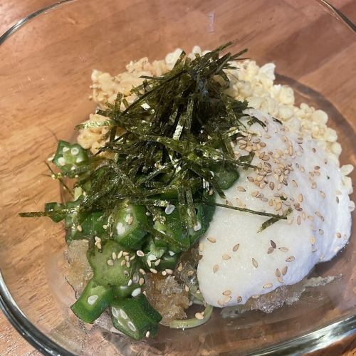 ひんやりねばりの極み抹茶蕎麦