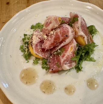 焼き柿の生ハム盛り（パルメザンチーズ）