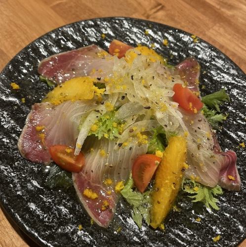 寒鰤のわさび香るカルパッチョ（自家製オレンジソース）