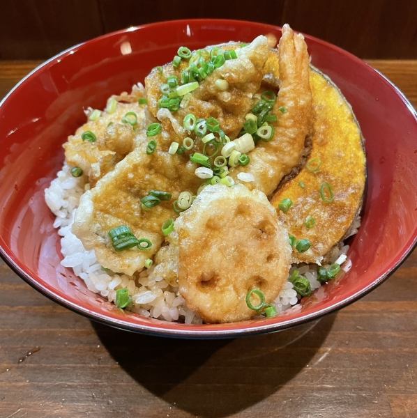 平日はお食事メインのご利用も承っております☆天ぷらや天丼、その他唐揚げや野菜炒め等豊富にメニューを取り揃えております！その日限定の裏メニューもある場合がございますので気になる方は店長にお気軽にお声掛け下さい！