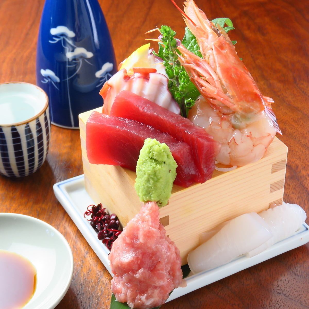 店主が市場で買い付けた鮮魚を使用！日替わりメニューが◎