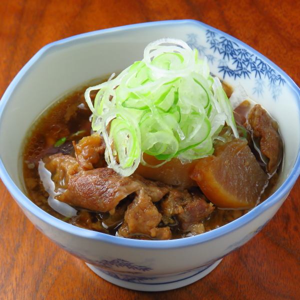 【◇大人気の一品◇】丁寧に一から手仕込み！じっくり煮込んで作る「牛すじ煮込み/豚もつ煮込み」