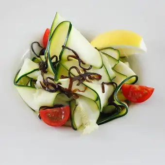 ズッキーニの塩昆布和え