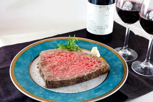 國產牌牛肉的厚切烤牛肉