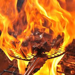 【究極の一品】新鮮な名古屋コーチンモモ肉焼き