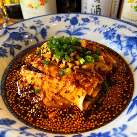 ◆◇しっとりジューシー！低温調理で旨味がつまった”国産鶏もも肉のよだれ鶏”1200円（税込）◇◆