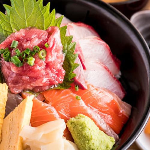 淡路島の獲れたて海鮮丼