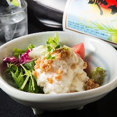 Potato salad with minced chicken