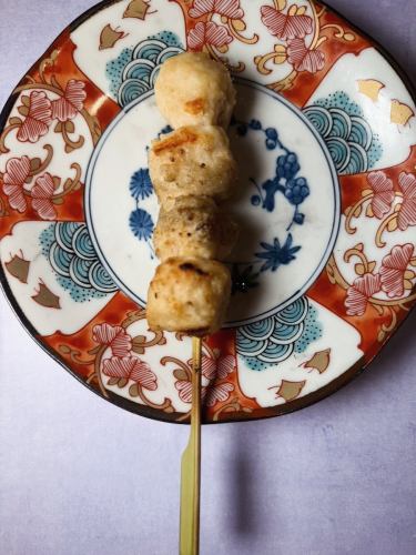 つなぎ、砂肝、ハツ、肝、つくね
内臓系やつくねはそのお店の実力を表すと言われています
知らんけど
#博多焼き鳥
#博多居酒屋