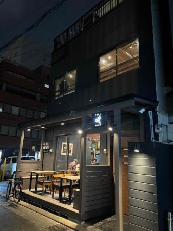 店舗外観を改装しました。