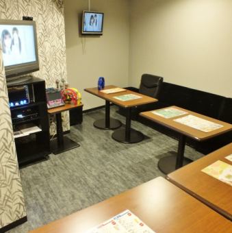 Recommended for girls-only gatherings and company banquets! Enjoy the karaoke and meals in the sofa seat private room that can seat up to 15 people ♪ We also have the best course for a small drinking party!