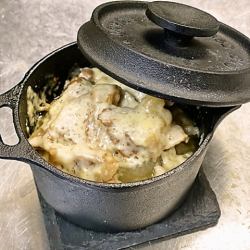 Beef muscle radish cheese cocotte