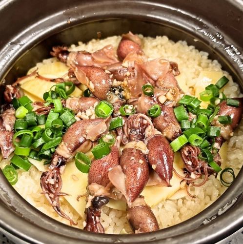Firefly squid and bamboo shoots in butter soy sauce clay pot rice