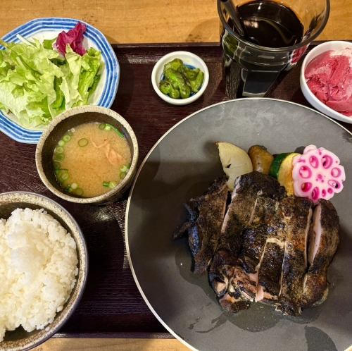 Black-roasted chicken set meal