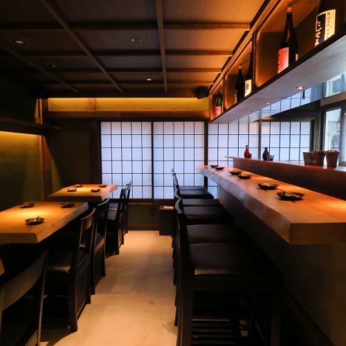 和モダンな店内で本格串焼きや海鮮が楽しめる◎