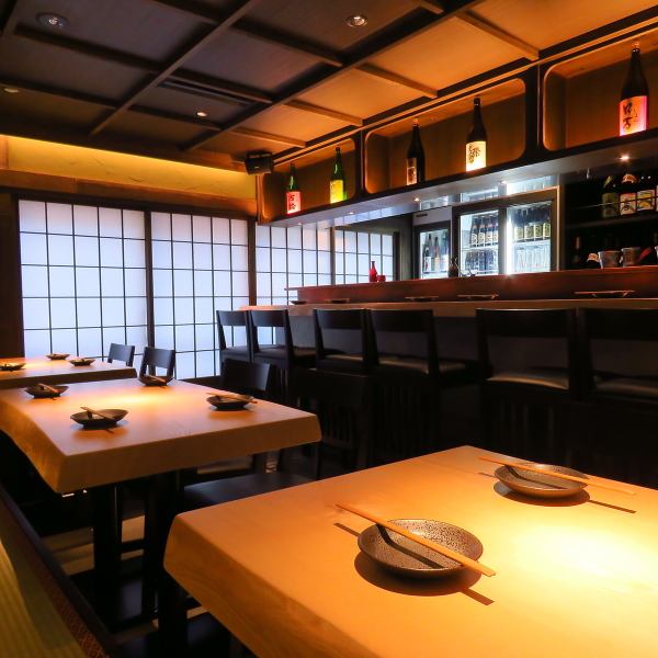 【JR渋谷駅ハチ公口より徒歩約5分★道玄坂の人気店の２号店がOPEN！日本酒好きにはたまらないラインナップ★】店名「ヨミノミコトヤ」は日本神話に登場する月の神が由来。農耕や漁猟のために暦を読む月の神のごとく、「旬」をいただける有難みを噛みしめながら、素材の旨味を贅沢に活かした料理をお客様にご提供いたします