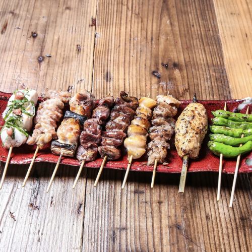 炭火でじっくり焼き上げる串焼き