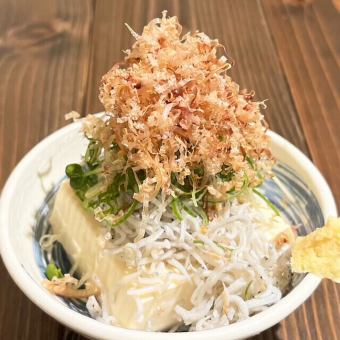 こぼれシラス冷奴