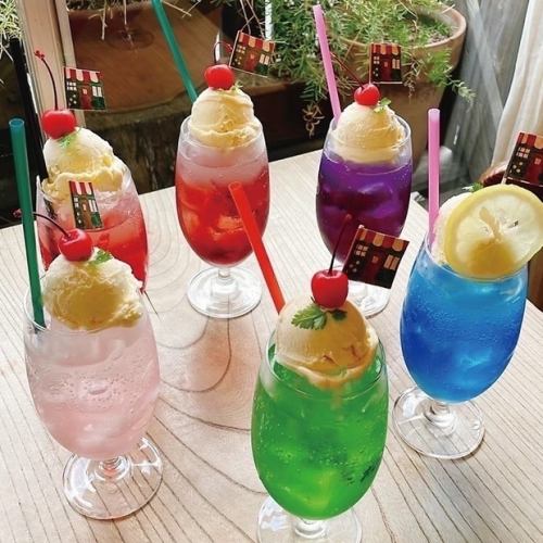 色鮮やかなカクテル♪