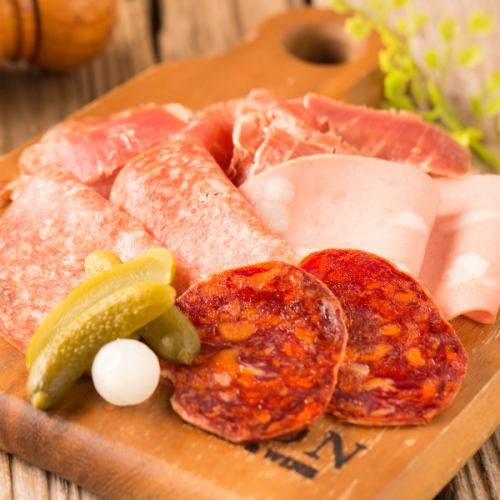 Assorted charcuterie R size for 1 person
