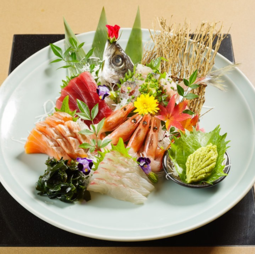 Five pieces of raw fish sashimi