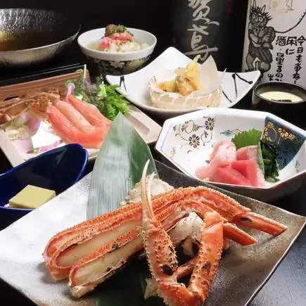 11月7日至3月20日：【螃蟹涮涮锅&烤蟹套餐】8道菜，2小时畅饮，价格10000日元。