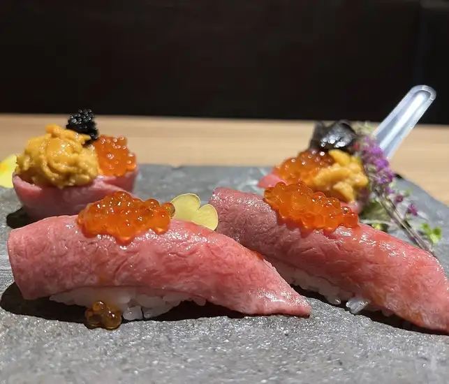 仙台駅徒歩2分、肉寿司うにく巻、各地日本酒、肉宴会、肉の居酒屋