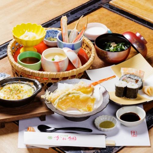 華やかなかに料理を少しずつ楽しむ贅沢な『花づつみ』の魅力をご紹介します♪