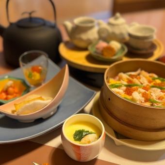 <Weekday only lunch menu> Steamed crab lunch 2,420 yen (tax included)