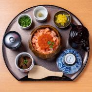 Salmon and egg on rice