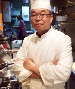 曼谷超级著名商店“ Somboon”的厨师