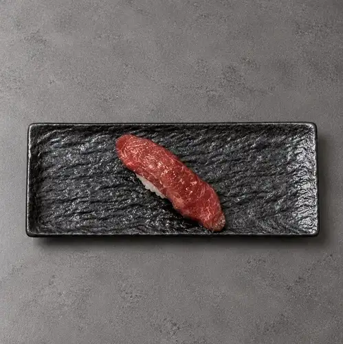 Grilled beef cheek sushi (1 piece)