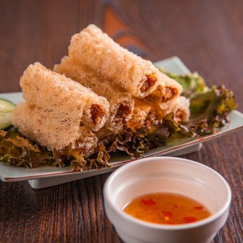 ≪女性に大人気★≫ 海鮮春巻き ￥880（税込）