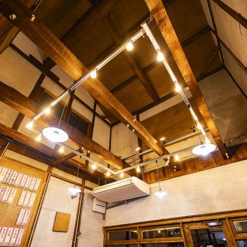 幻想的な雰囲気の店内