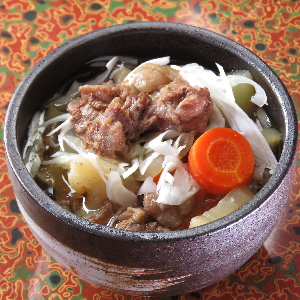 朝採れ野菜のシャキシャキサラダと極上お肉で大満足ランチ◎