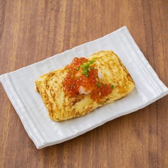 Tamagoyaki (egg roll) with salmon roe