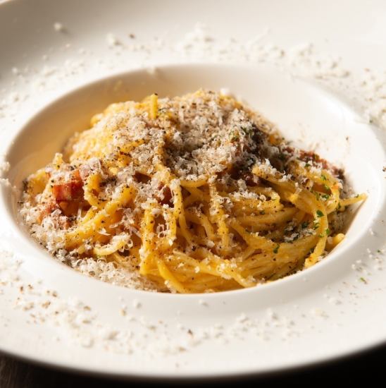 Groups are welcome to make reservations for evening meals at the cafe.