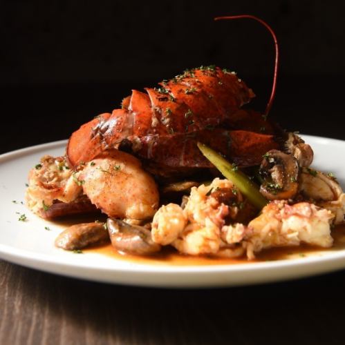 [Chef's Special Course ☆] Two special courses featuring plump lobster!