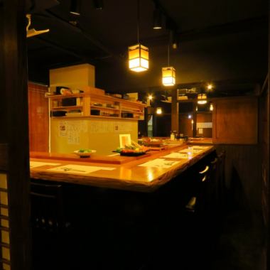 ■ A total of 16 counter seats surround the board ■ You can enjoy your meal in a calm atmosphere at the counter.Itamae, which shows skillful craftsmanship, carefully selects seasonal ingredients with the best umami and holds them according to the customer's taste.Please enjoy the refined and elegant taste.