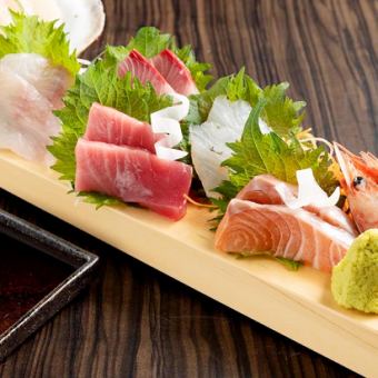 [Our shop's specialty] 500 yen (excluding tax) assortment of 7 pieces of nagaita sashimi