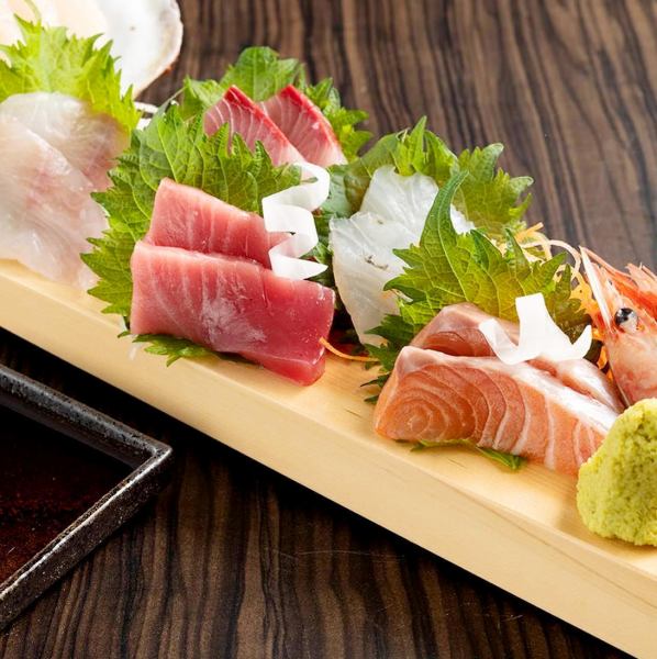 7 types of sashimi for 500 JPY (excl. tax)!